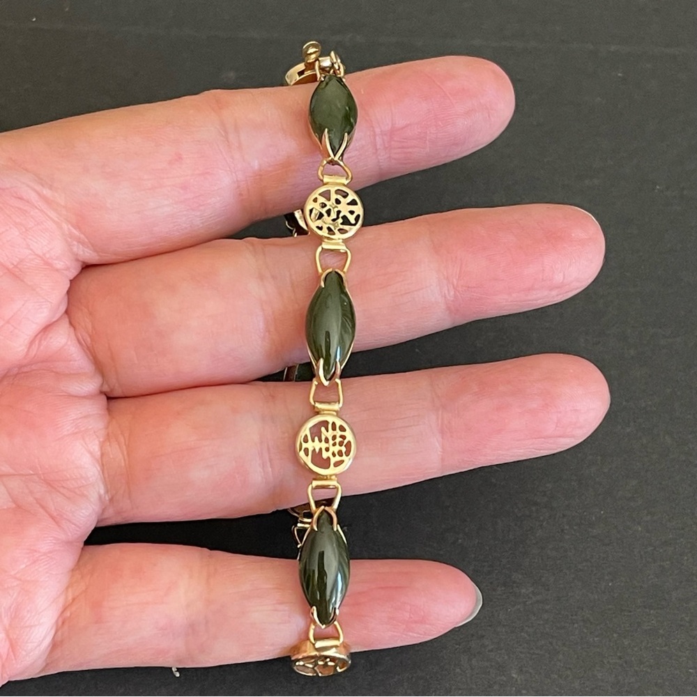 Genuine nephrite jade bracelet.( new old stock)